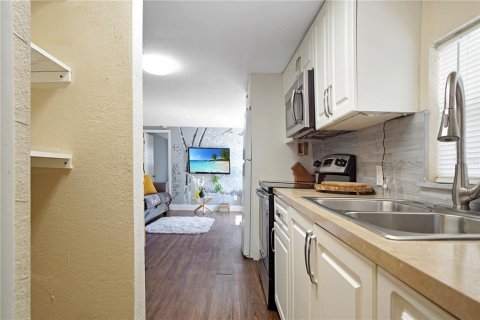 Apartamento en alquiler en Davenport, Florida, 2 dormitorios, 53.51 m2 № 2156277 - foto 6