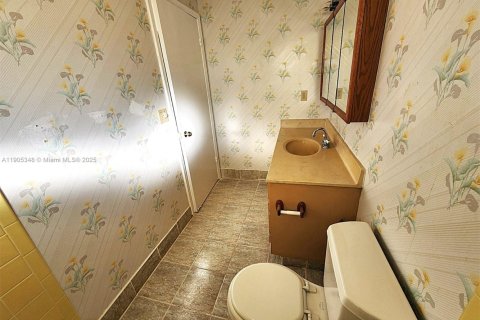 Condo in Delray Beach, Florida, 2 bedrooms  № 1956143 - photo 30