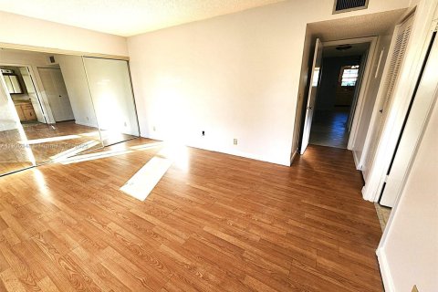 Condo in Delray Beach, Florida, 2 bedrooms  № 1956143 - photo 26