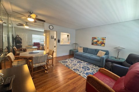 Condo in Hallandale Beach, Florida, 1 bedroom № 2279435