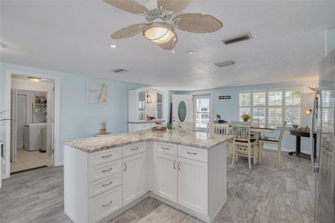 House in Hudson, Florida 3 bedrooms, 147.53 sq.m. № 1584025 - photo 16