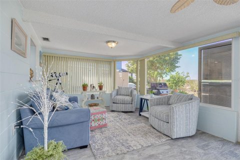 House in Hudson, Florida 3 bedrooms, 147.53 sq.m. № 1584025 - photo 17