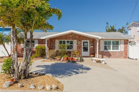 House in Hudson, Florida 3 bedrooms, 147.53 sq.m. № 1584025 - photo 10