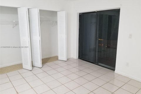 Купить таунхаус в Майами, Флорида 3 спальни, 124.49м2, № 1975129 - фото 4