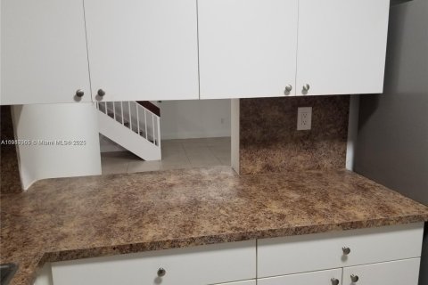 Купить таунхаус в Майами, Флорида 3 спальни, 124.49м2, № 1975129 - фото 10