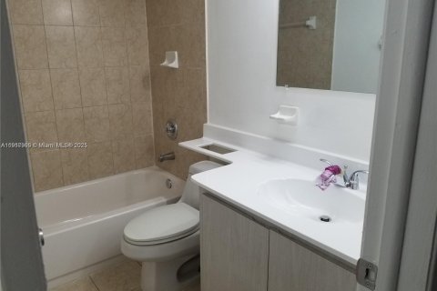 Купить таунхаус в Майами, Флорида 3 спальни, 124.49м2, № 1975129 - фото 6