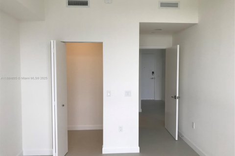 Купить кондоминиум в Дорал, Флорида 1 спальня, 60.48м2, № 1930364 - фото 5