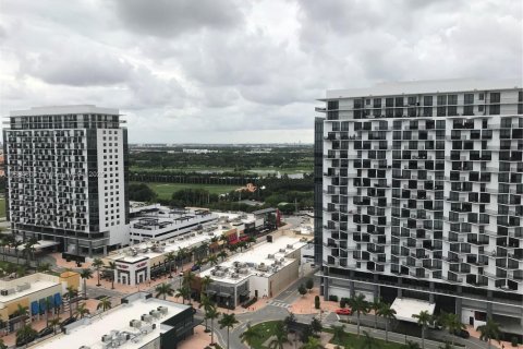 Купить кондоминиум в Дорал, Флорида 1 спальня, 60.48м2, № 1930364 - фото 2