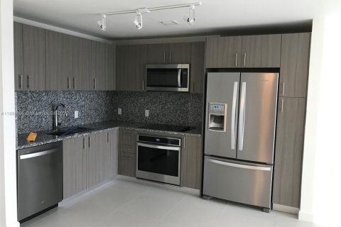 Купить кондоминиум в Дорал, Флорида 1 спальня, 60.48м2, № 1930364 - фото 4