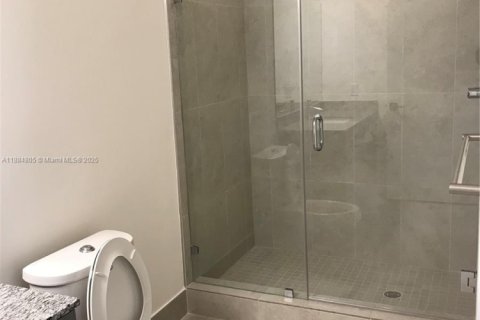 Купить кондоминиум в Дорал, Флорида 1 спальня, 60.48м2, № 1930364 - фото 6