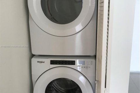 Купить кондоминиум в Дорал, Флорида 1 спальня, 60.48м2, № 1930364 - фото 7