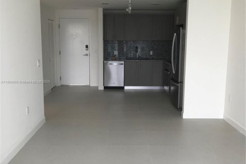 Купить кондоминиум в Дорал, Флорида 1 спальня, 60.48м2, № 1930364 - фото 3