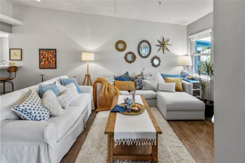 Condominio en alquiler en Sarasota, Florida, 2 dormitorios, 104.98 m2 № 1842086 - foto 9