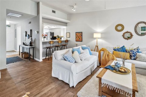 Condominio en alquiler en Sarasota, Florida, 2 dormitorios, 104.98 m2 № 1842086 - foto 8