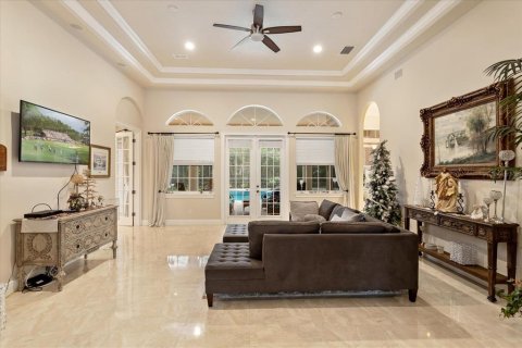 House in Windermere, Florida 5 bedrooms, 403.85 sq.m. № 1534208 - photo 10