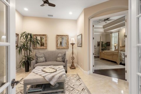 House in Windermere, Florida 5 bedrooms, 403.85 sq.m. № 1534208 - photo 24