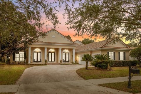 House in Windermere, Florida 5 bedrooms, 403.85 sq.m. № 1534208 - photo 1
