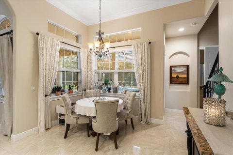 House in Windermere, Florida 5 bedrooms, 403.85 sq.m. № 1534208 - photo 18