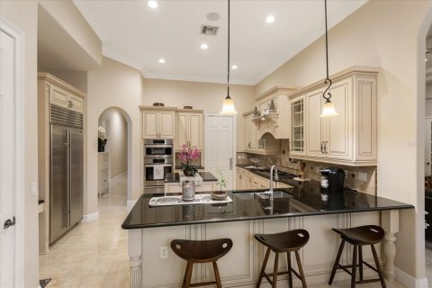 House in Windermere, Florida 5 bedrooms, 403.85 sq.m. № 1534208 - photo 13