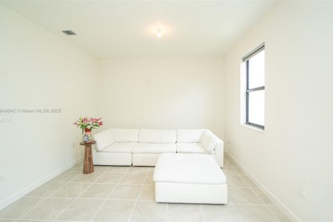 Townhouse in Homestead, Florida 3 bedrooms, 157.47 sq.m. № 1856913 - photo 7