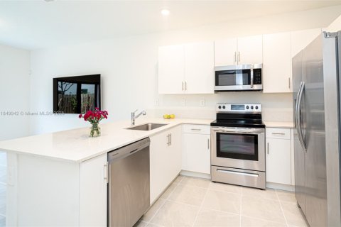 Townhouse in Homestead, Florida 3 bedrooms, 157.47 sq.m. № 1856913 - photo 4
