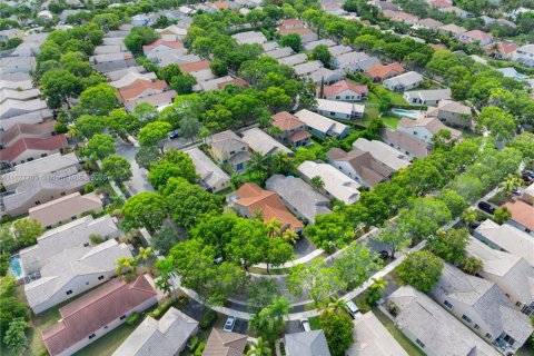 Villa ou maison à vendre à Weston, Floride: 3 chambres, 143.26 m2 № 1977221 - photo 3
