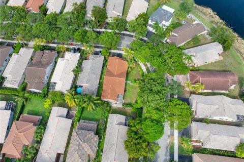 Villa ou maison à vendre à Weston, Floride: 3 chambres, 143.26 m2 № 1977221 - photo 4