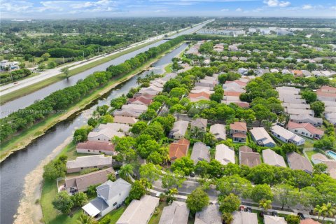 Villa ou maison à vendre à Weston, Floride: 3 chambres, 143.26 m2 № 1977221 - photo 7