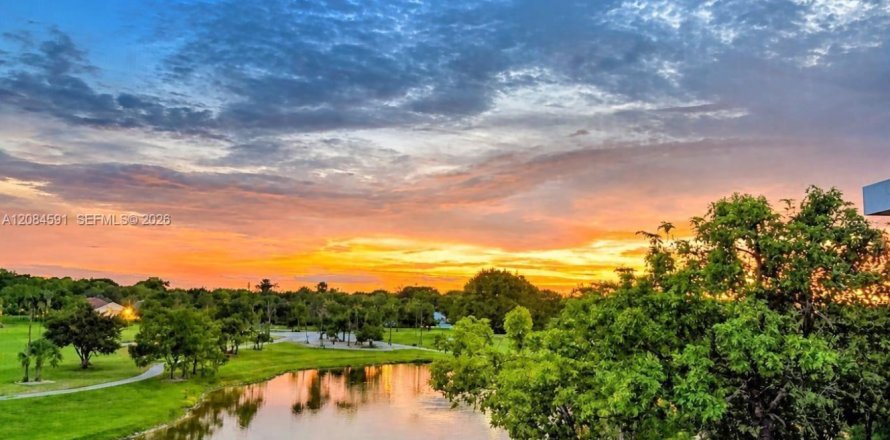 Condominio en Pompano Beach, Florida, 3 dormitorios  № 2352981
