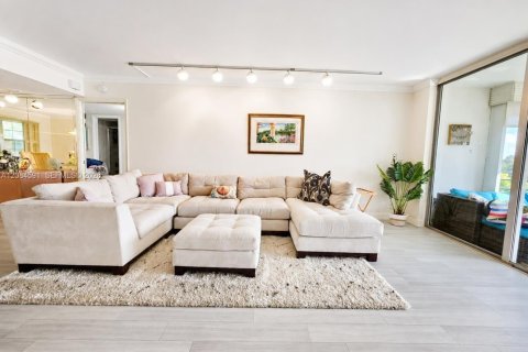 Condominio en venta en Pompano Beach, Florida, 3 dormitorios, 139.35 m2 № 2352981 - foto 10