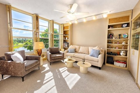 Condominio en venta en Pompano Beach, Florida, 3 dormitorios, 139.35 m2 № 2352981 - foto 15