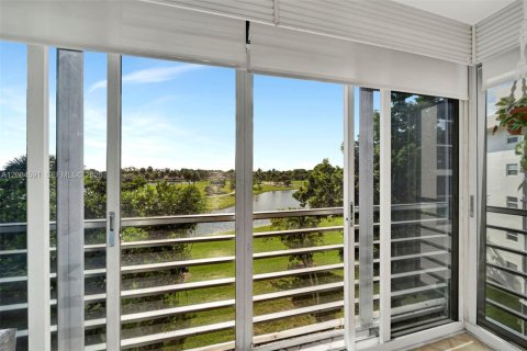 Condominio en venta en Pompano Beach, Florida, 3 dormitorios, 139.35 m2 № 2352981 - foto 25