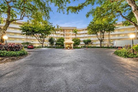 Condominio en venta en Pompano Beach, Florida, 3 dormitorios, 139.35 m2 № 2352981 - foto 2