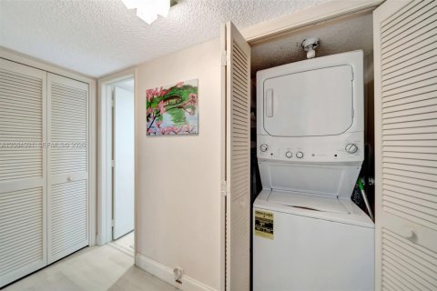 Condominio en venta en Pompano Beach, Florida, 3 dormitorios, 139.35 m2 № 2352981 - foto 30