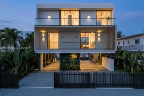 Casa en Key Largo, Florida 5 dormitorios, 349.96 m2 № 2006944