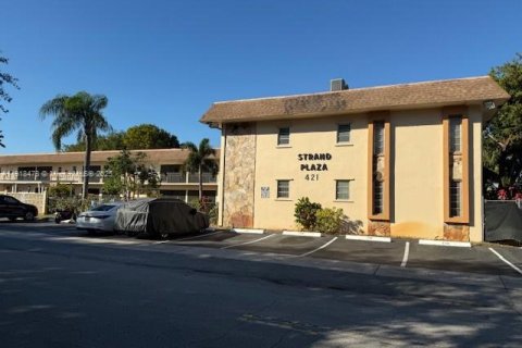 Condominio en Hallandale Beach, Florida, 2 dormitorios № 1974023