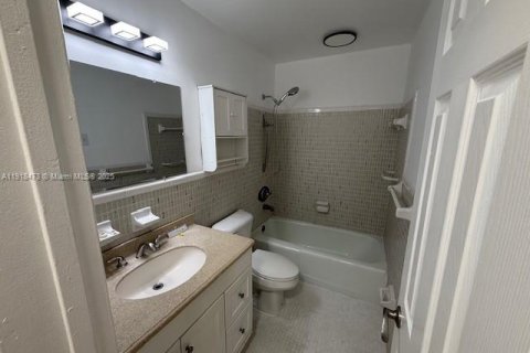 Condominio en alquiler en Hallandale Beach, Florida, 2 dormitorios, 88.26 m2 № 1974023 - foto 14