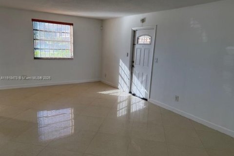 Condominio en alquiler en Hallandale Beach, Florida, 2 dormitorios, 88.26 m2 № 1974023 - foto 10