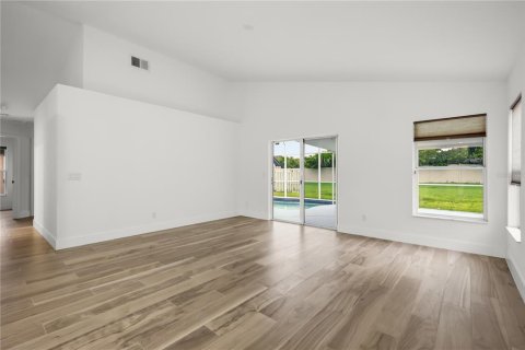 House in Orlando, Florida 4 bedrooms, 177.44 sq.m. № 2195662 - photo 10