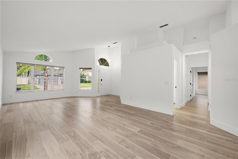 House in Orlando, Florida 4 bedrooms, 177.44 sq.m. № 2195662 - photo 9