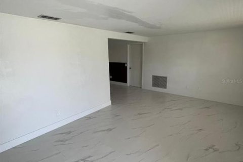 Casa en alquiler en Holiday, Florida, 2 dormitorios, 80.27 m2 № 1919791 - foto 6