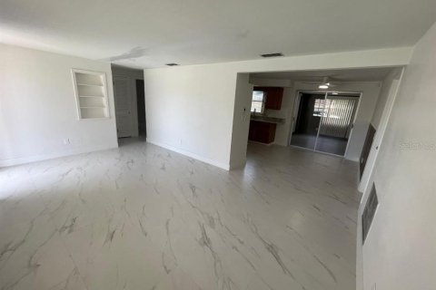 Casa en alquiler en Holiday, Florida, 2 dormitorios, 80.27 m2 № 1919791 - foto 5