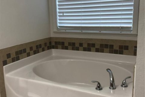 Купить виллу или дом в Порт-Шарлотт, Флорида 11 комнат, 184.69м2, № 2110989 - фото 21