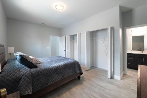 House in Tampa, Florida 2 bedrooms, 100.15 sq.m. № 2202466 - photo 9