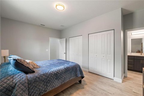 House in Tampa, Florida 2 bedrooms, 100.15 sq.m. № 2202466 - photo 8