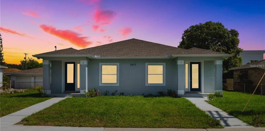 House in Tampa, Florida 2 bedrooms, 100.15 sq.m. № 2202466