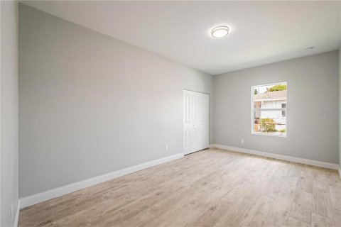 House in Tampa, Florida 2 bedrooms, 100.15 sq.m. № 2202466 - photo 13