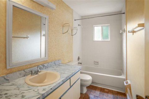 House in Altamonte Springs, Florida 3 bedrooms, 188.68 sq.m. № 1912774 - photo 19