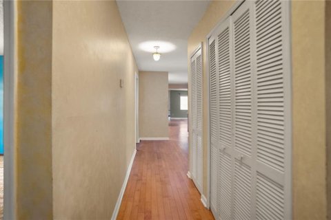 House in Altamonte Springs, Florida 3 bedrooms, 188.68 sq.m. № 1912774 - photo 14