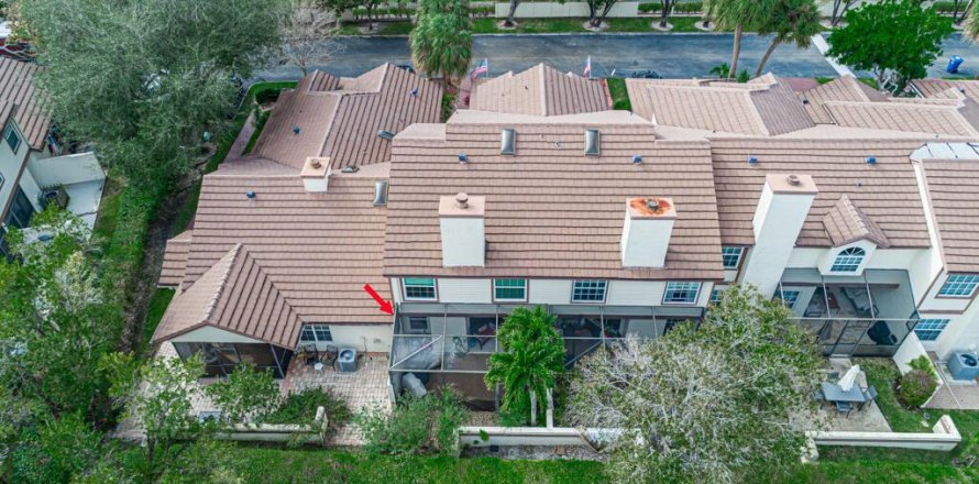 Townhouse in Coral Springs, Florida 3 bedrooms, 149.57 sq.m. № 970368
